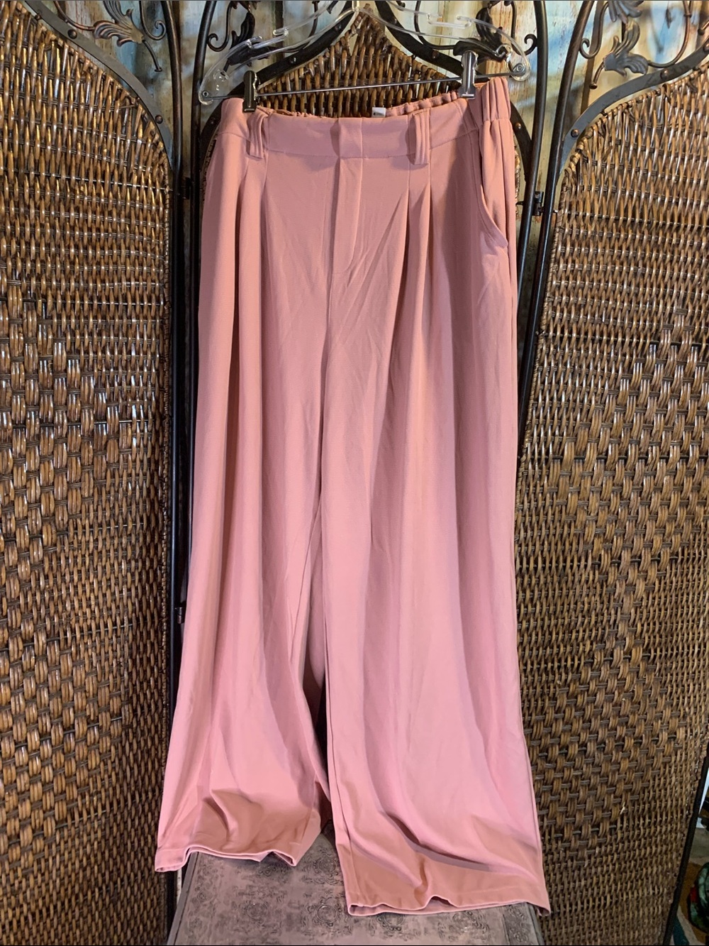 Halara Stretchy Rose Wide Leg Pants Size L